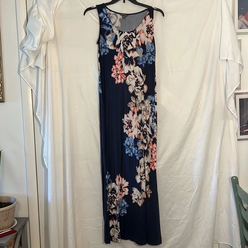 Navy blue maxi floral dress. Size medium. Tommy bahama brand. - Picture 2 of 4
